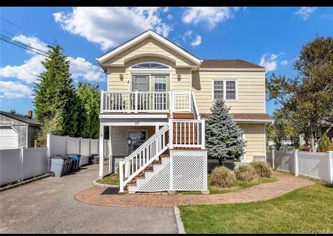 Homes For Sale - 50 E Beach  Promenade<br/> Suffolk County, Lindenhurst, NY 11757