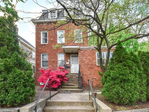 Photo of 4 15 Avenue #3rd fl, Sea Cliff, NY 11579 (MLS # 1064928)