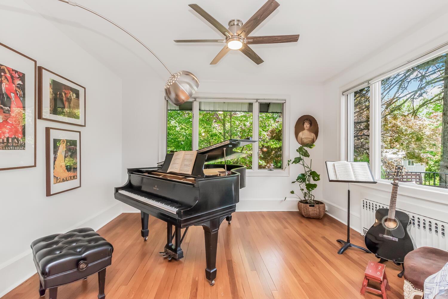 15 Pershing Avenue, New Rochelle, New York image 6