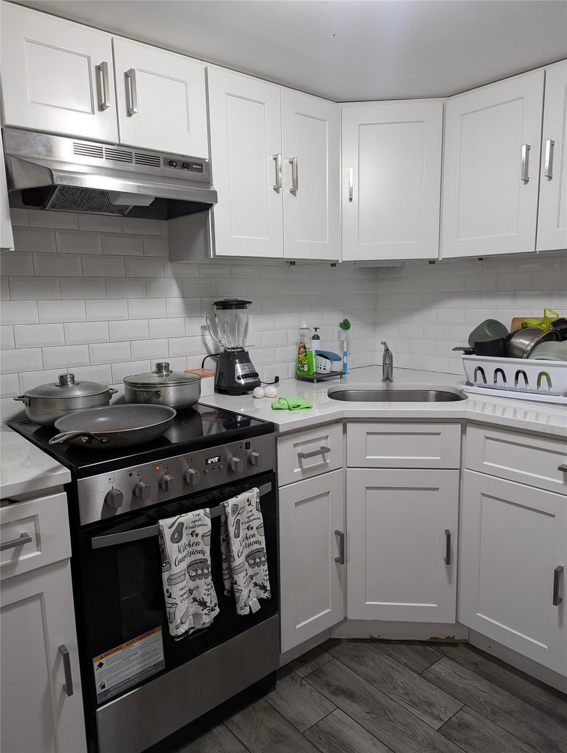 86-15 Britton Ave Ave, Elmhurst, New York image 10