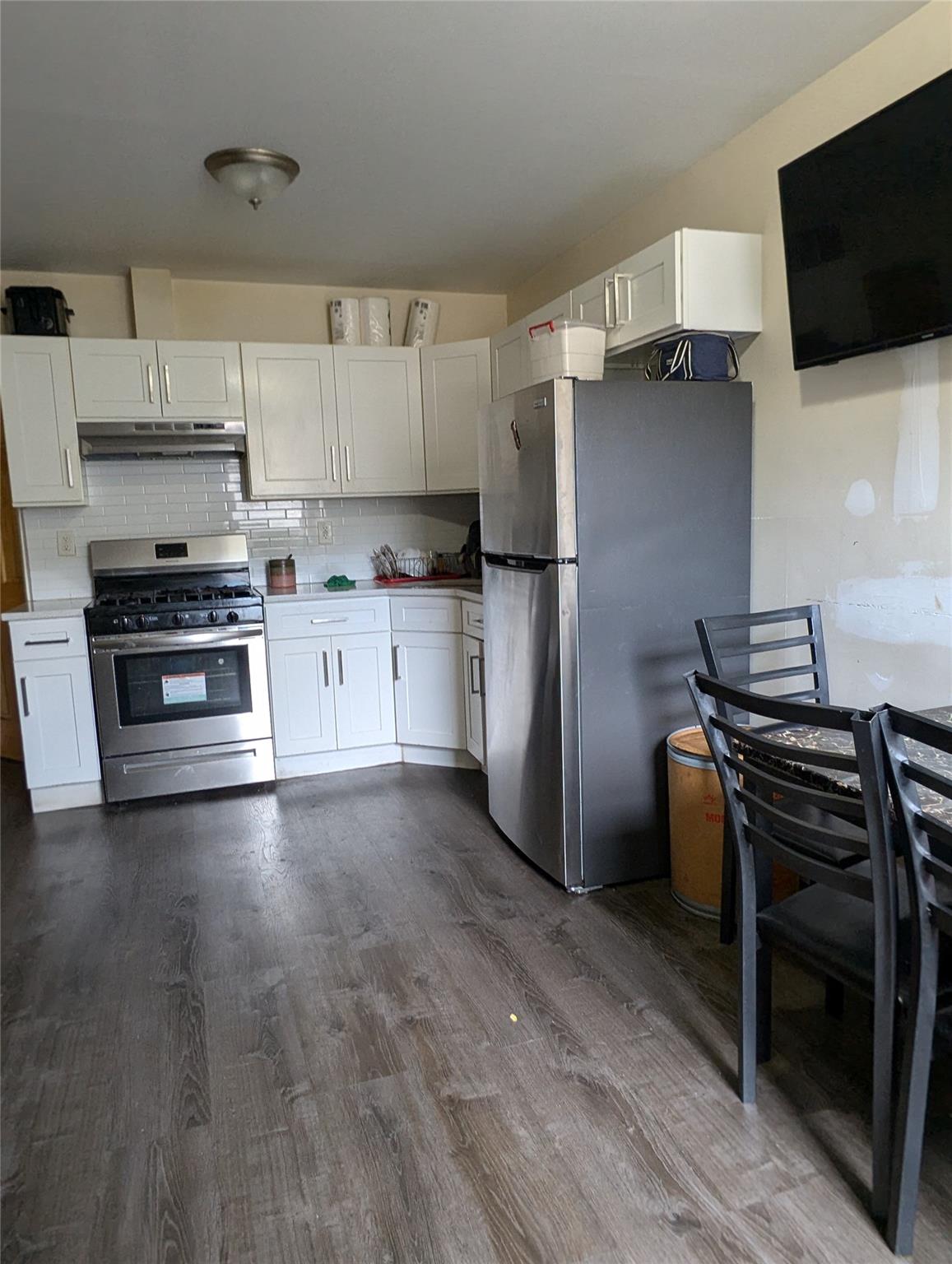 86-15 Britton Ave Ave, Elmhurst, New York image 5