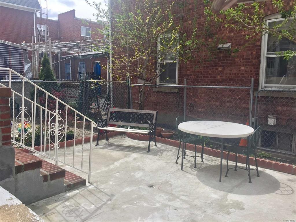 86-15 Britton Ave Ave, Elmhurst, New York image 22