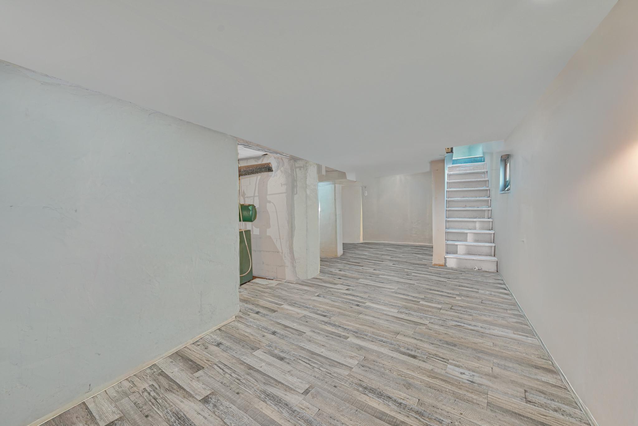 267 Roquette Avenue, Floral Park, New York image 16