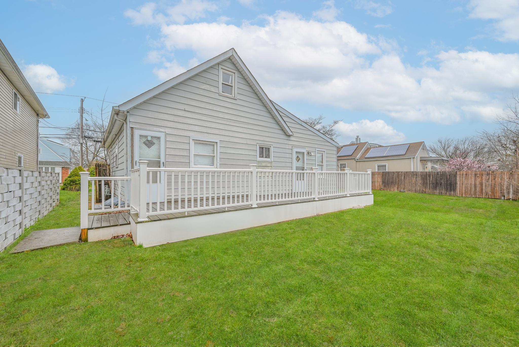 267 Roquette Avenue, Floral Park, New York image 9