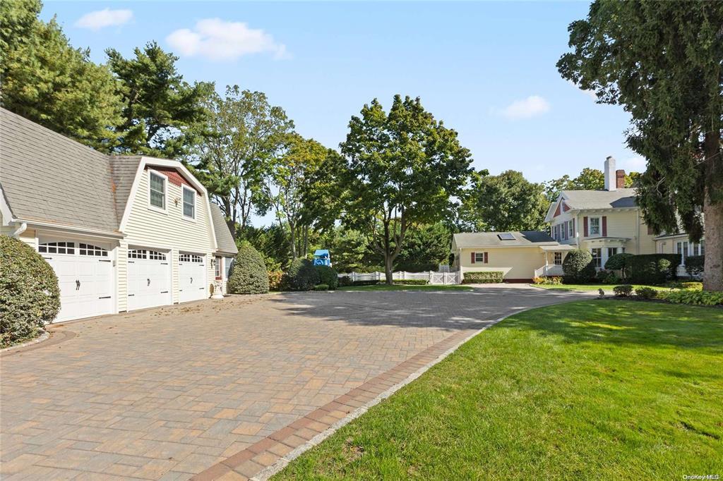 661 Middle Road, Bayport, New York image 41