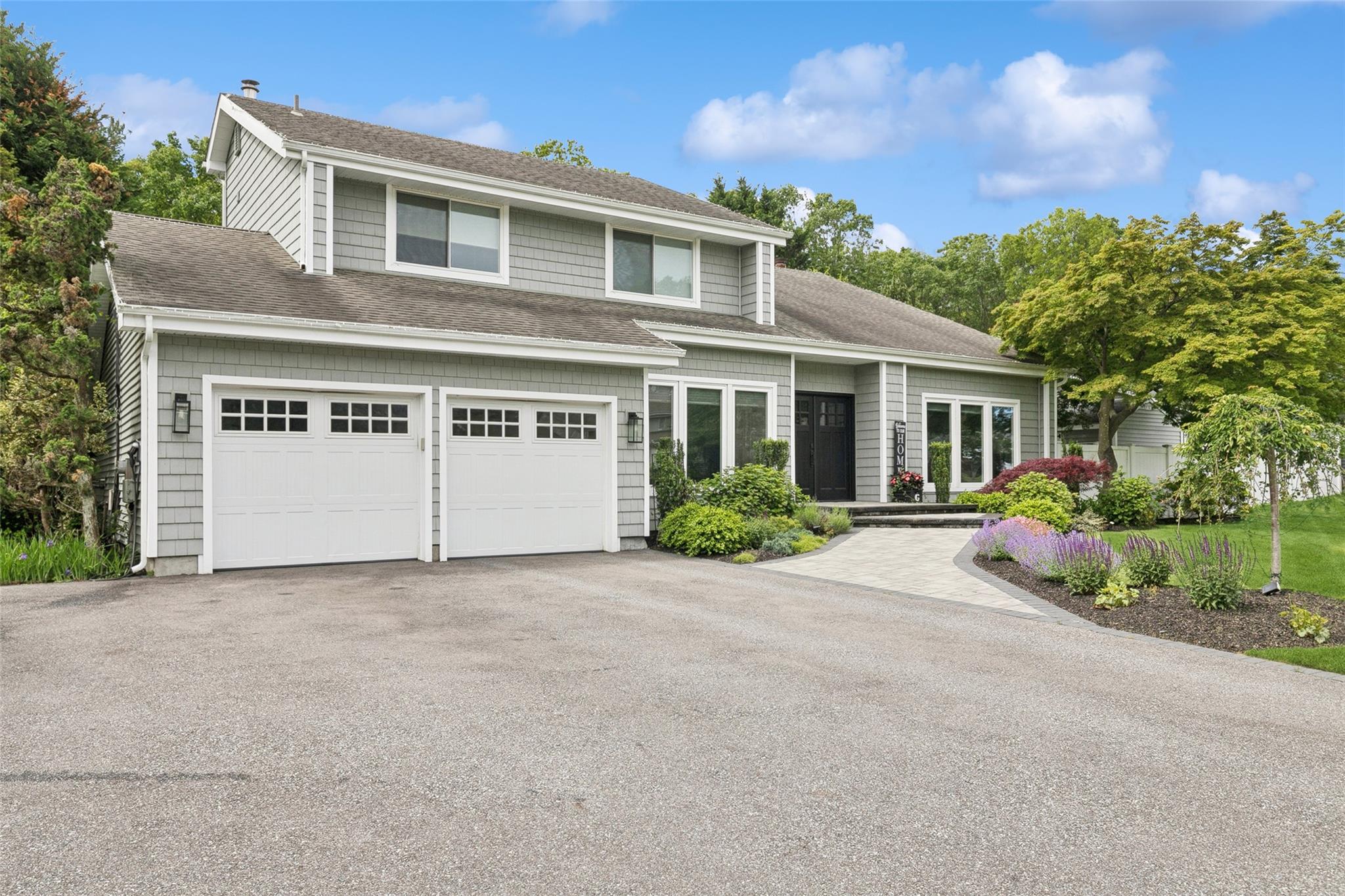 Property for Sale at Timber Ridge Drive, Commack, Hamptons, NY - Bedrooms: 5 
Bathrooms: 3  - $1,299,000