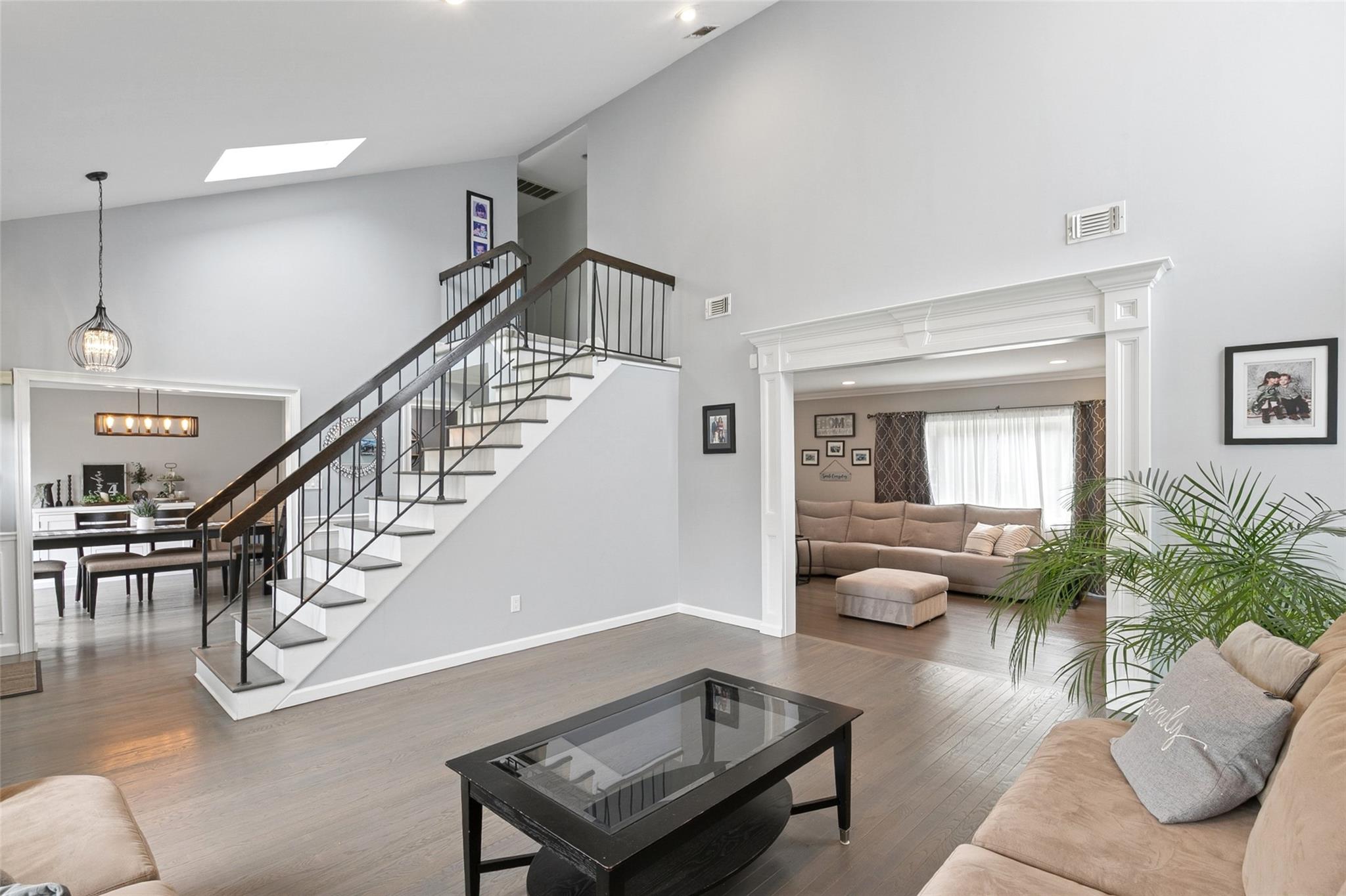 65 Timber Ridge Drive, Commack, New York image 6