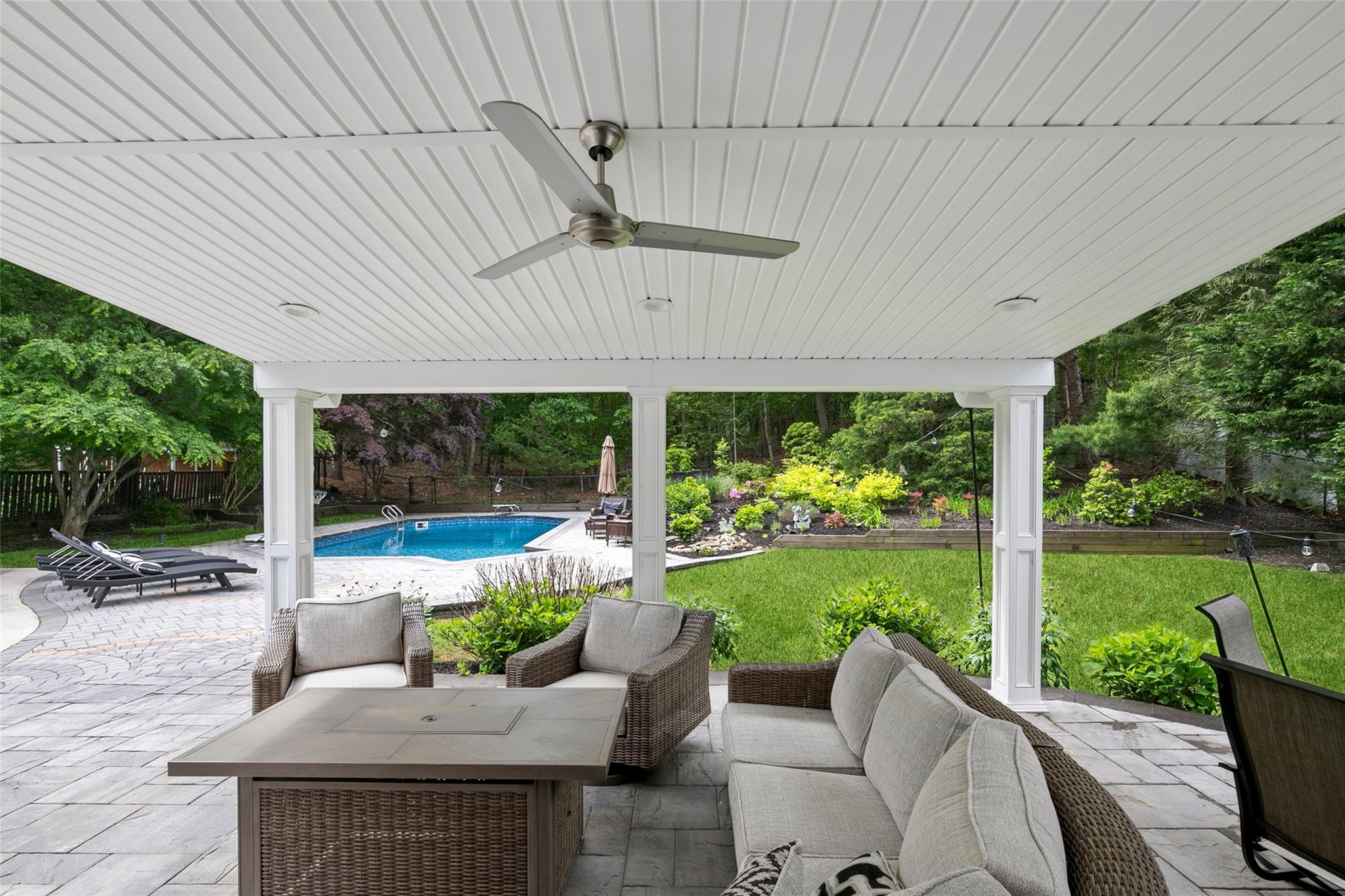65 Timber Ridge Drive, Commack, New York image 23