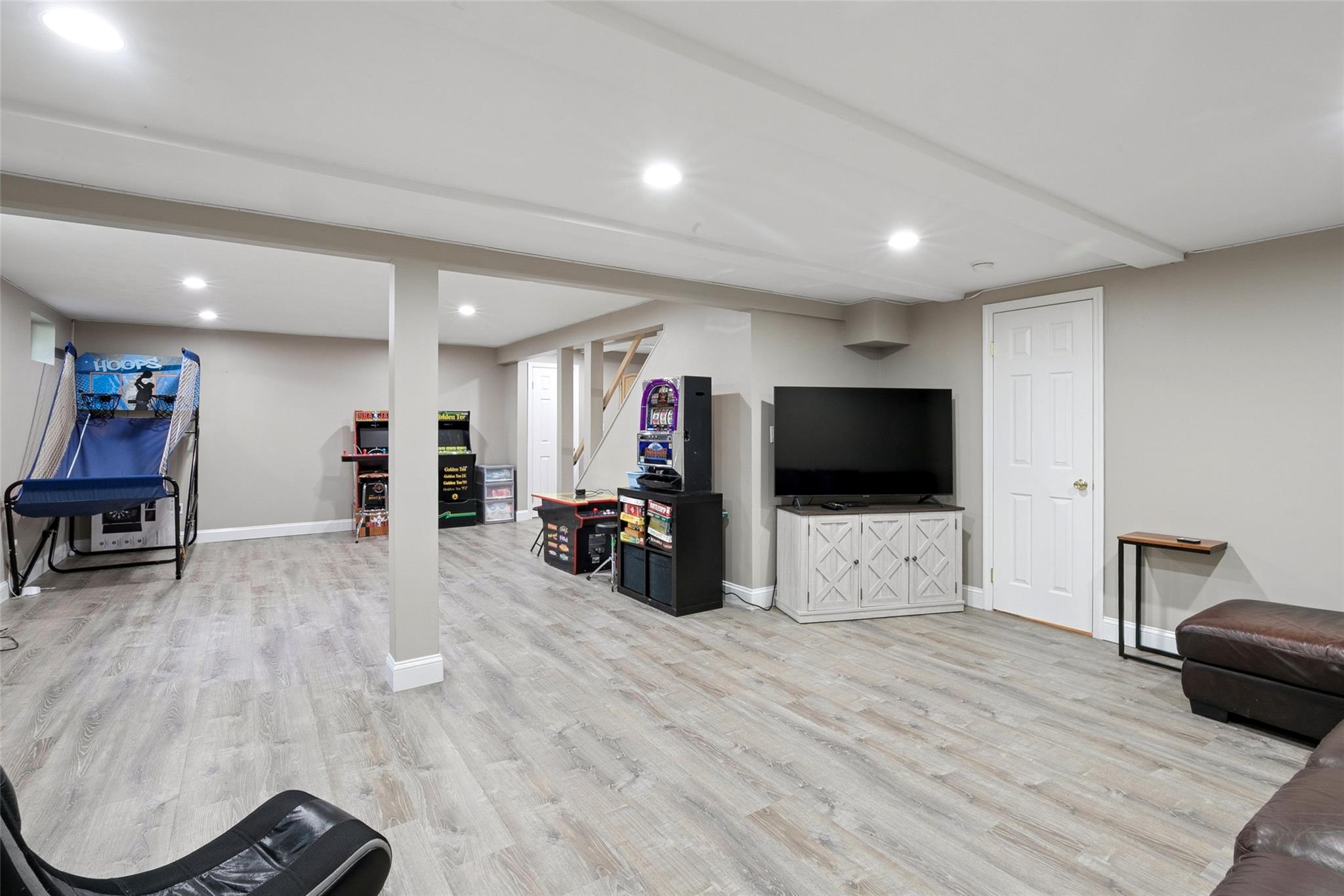 65 Timber Ridge Drive, Commack, New York image 20