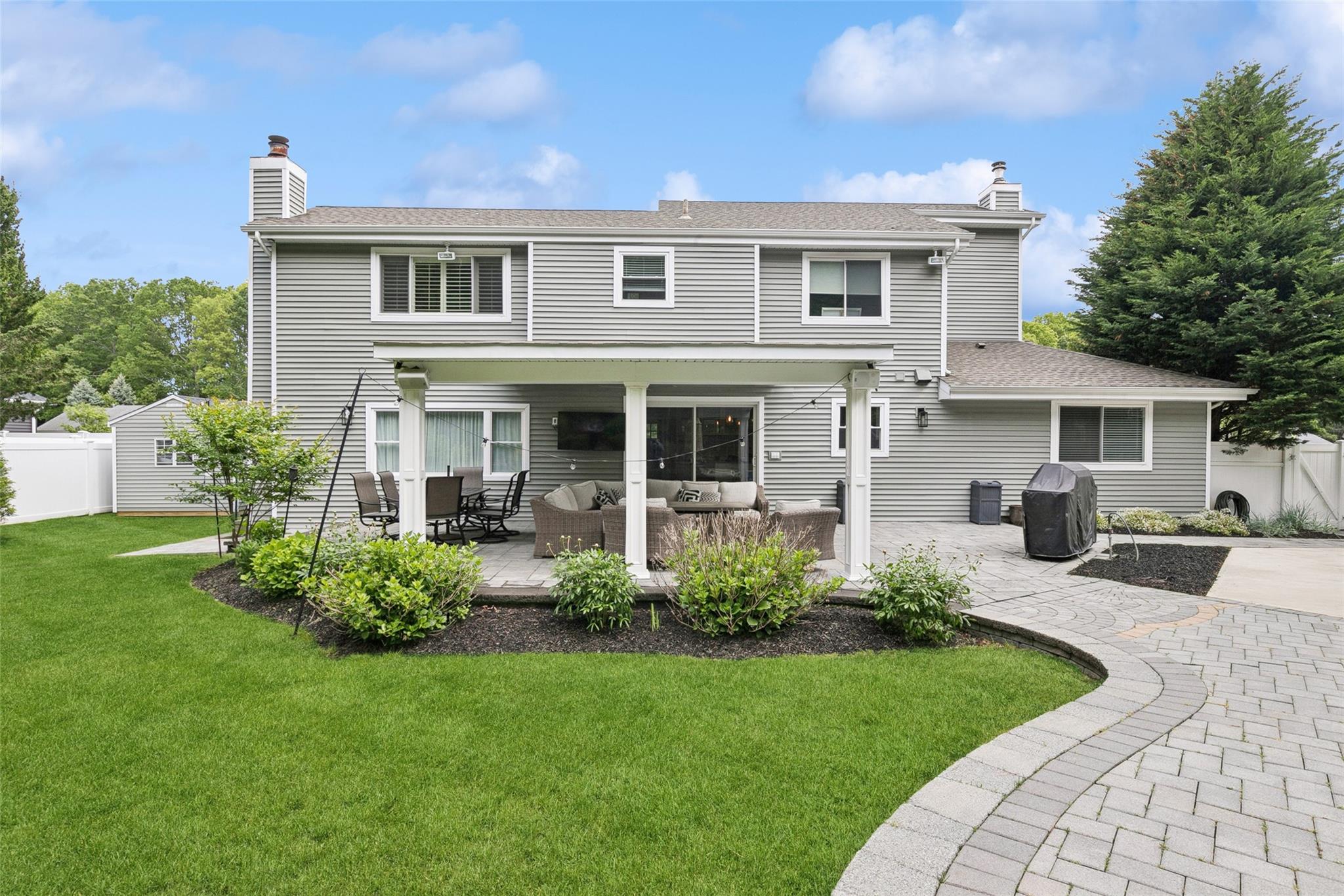 65 Timber Ridge Drive, Commack, New York image 24