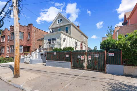 Photo of 2280 Lyon Avenue, Bronx, NY 10462 (MLS # 1029232)