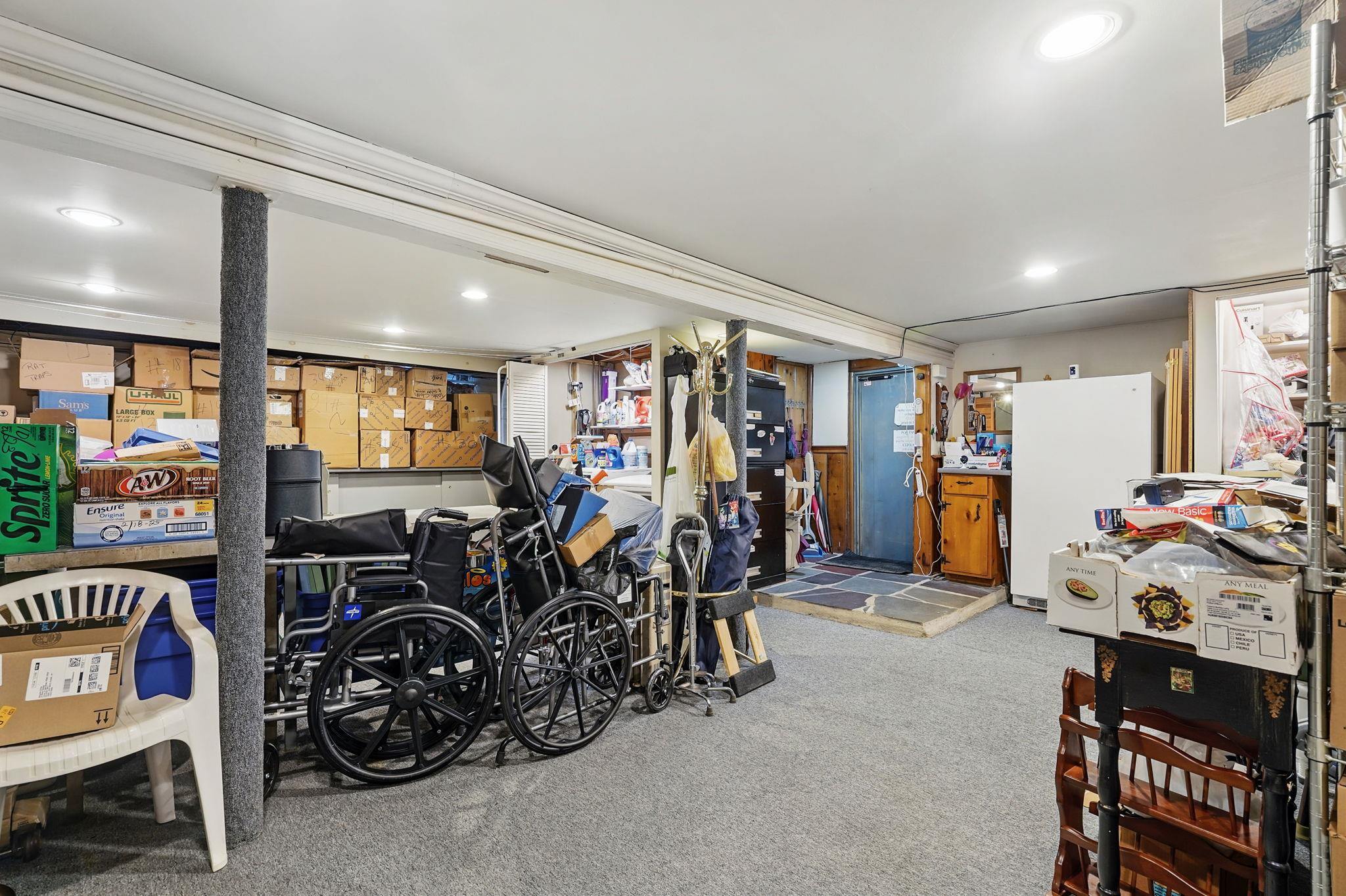 20 Manor Avenue, White Plains, New York image 28
