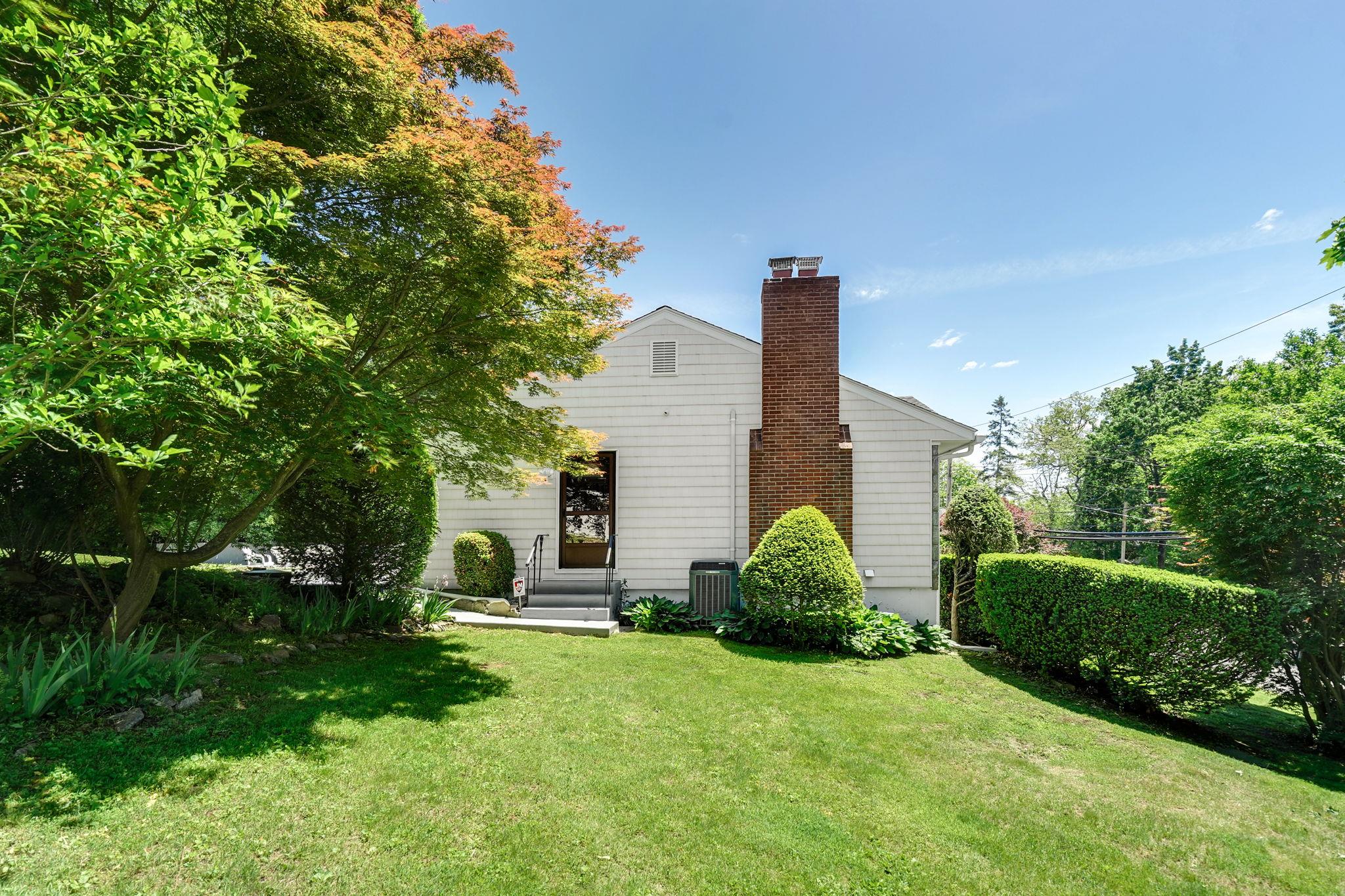 20 Manor Avenue, White Plains, New York image 39