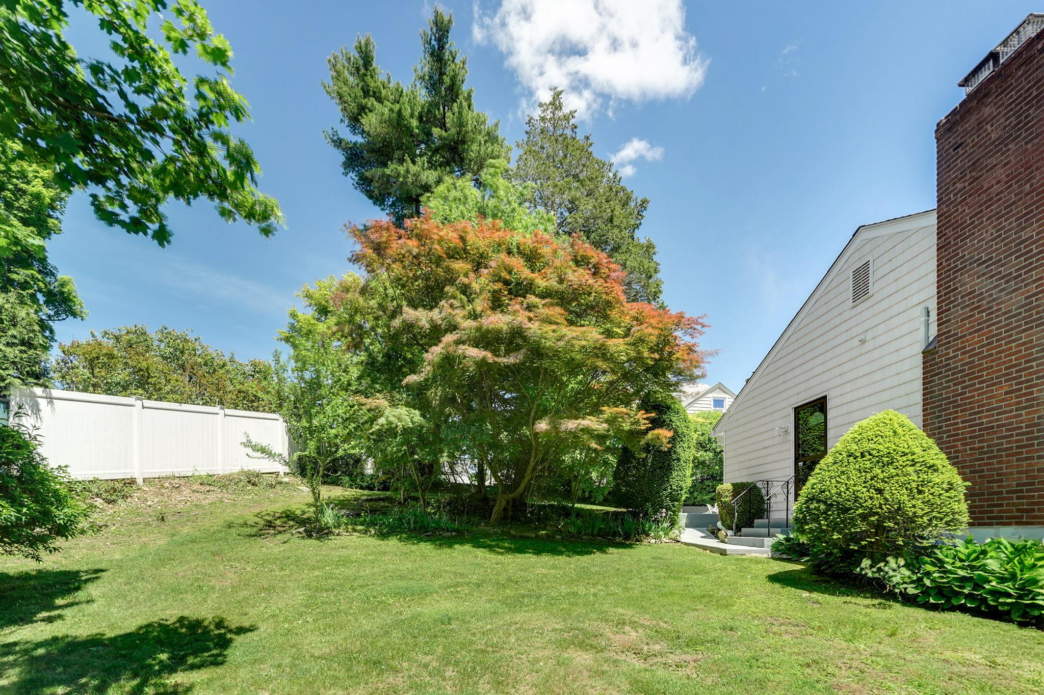 20 Manor Avenue, White Plains, New York image 38