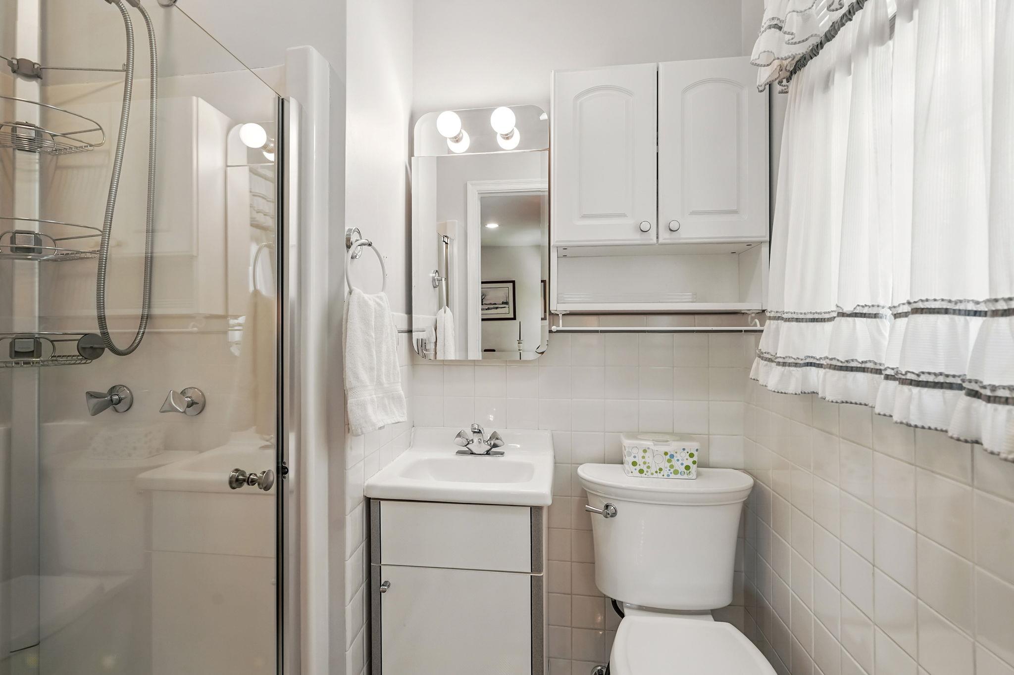 20 Manor Avenue, White Plains, New York image 24