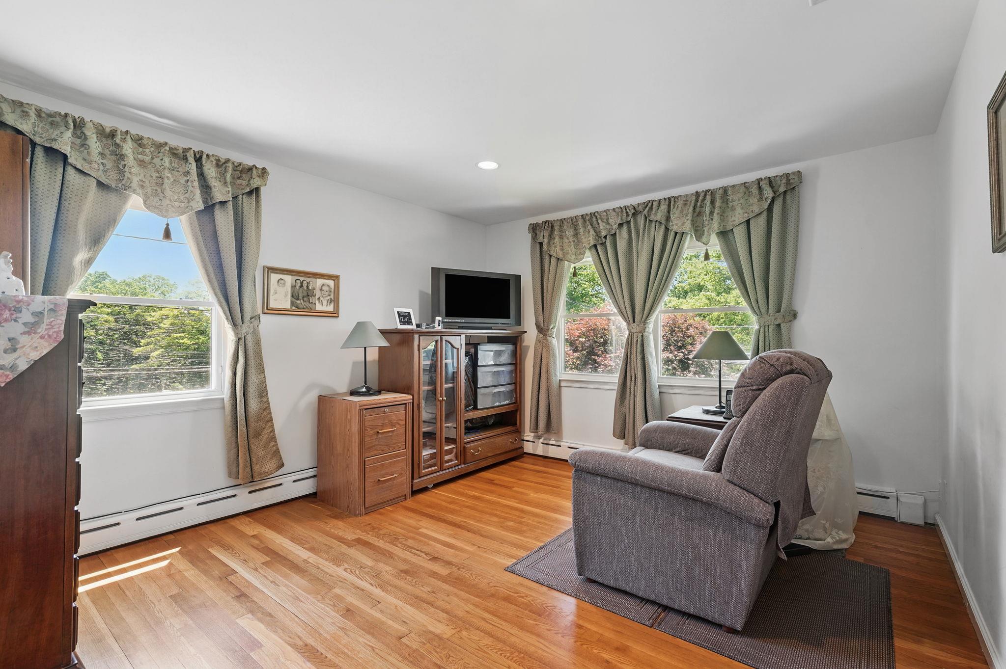 20 Manor Avenue, White Plains, New York image 18