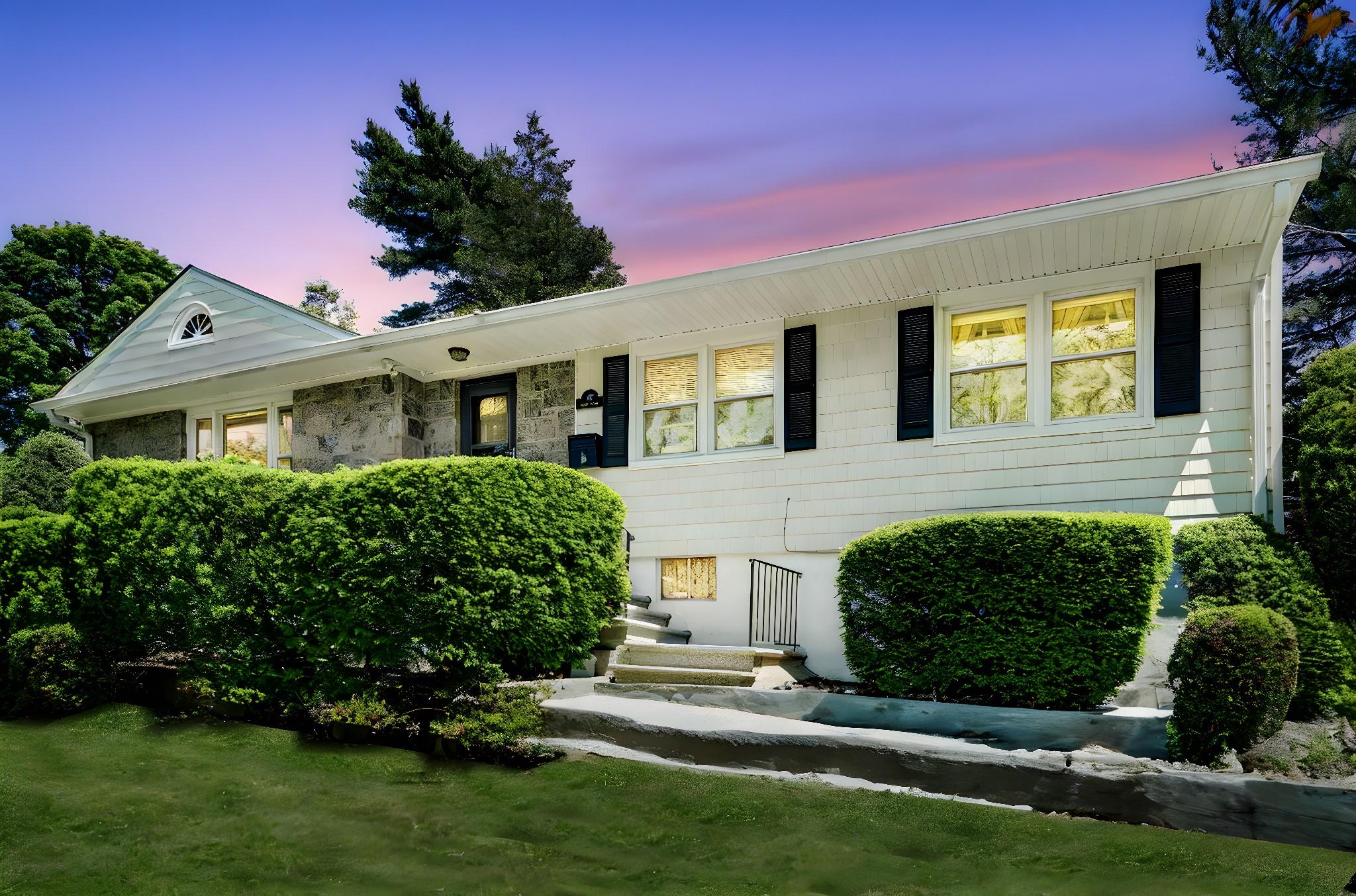 20 Manor Avenue, White Plains, New York image 4