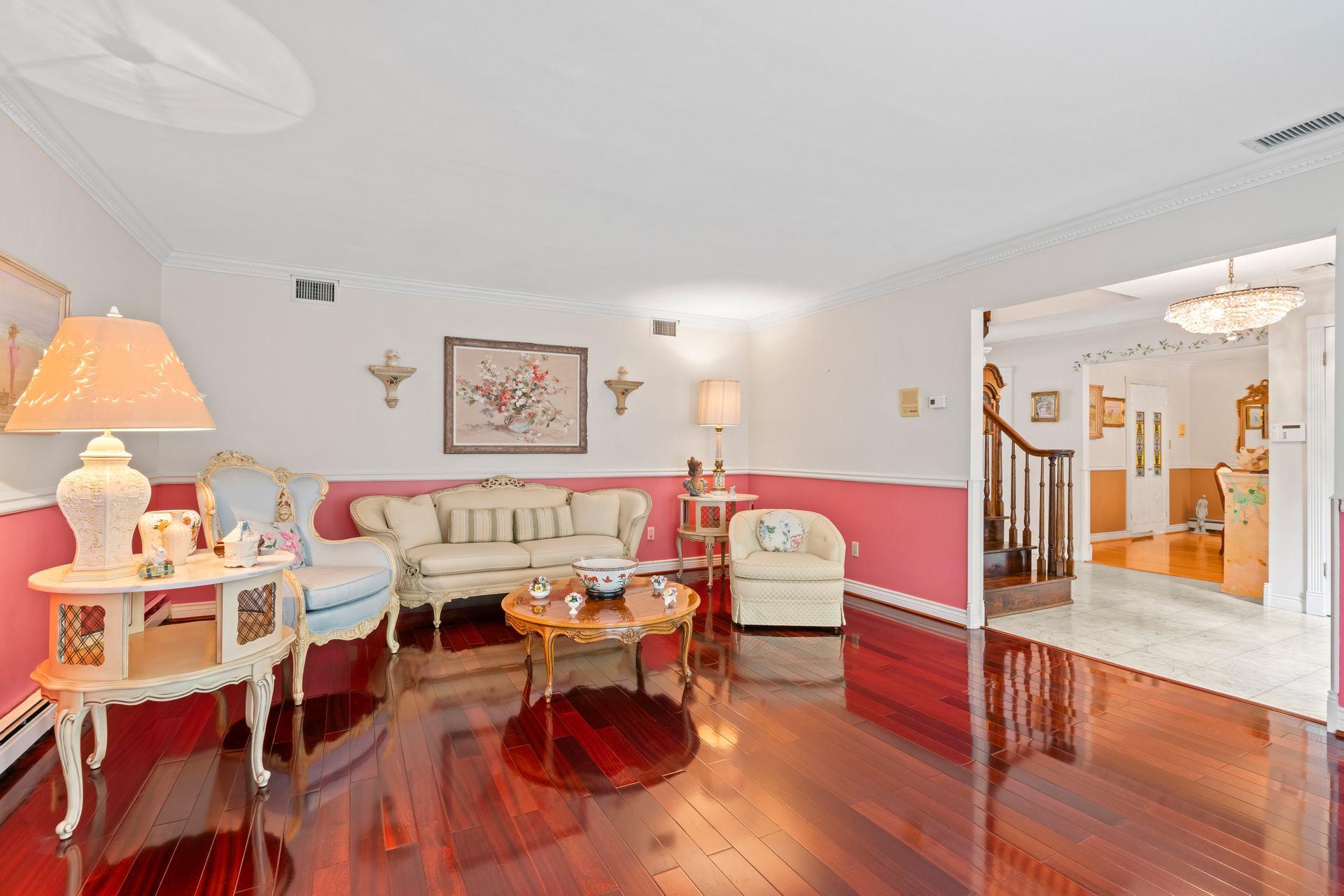 14 Battle Row, Old Bethpage, New York image 7