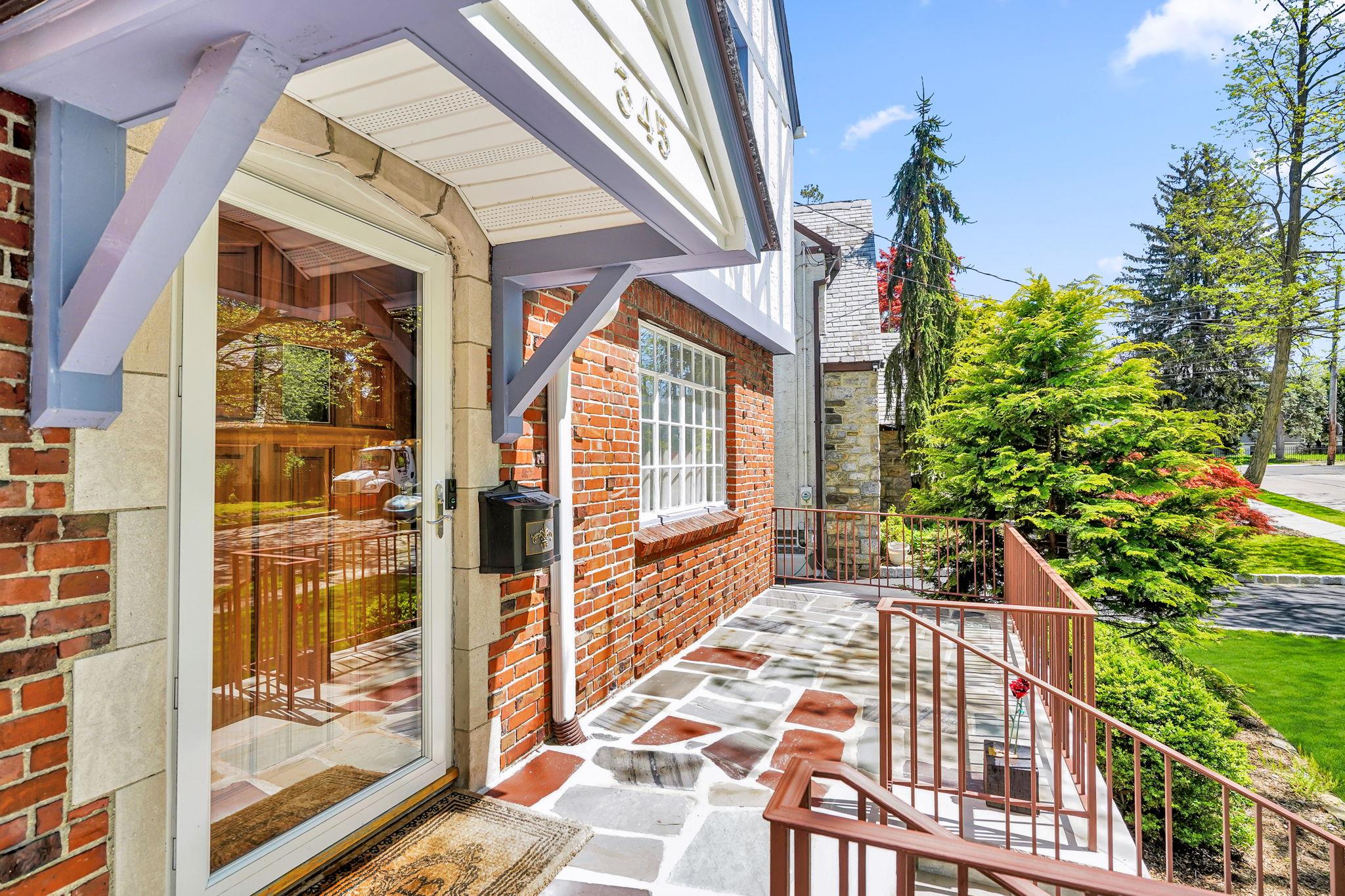 345 E Grand Street, Mount Vernon, New York image 33