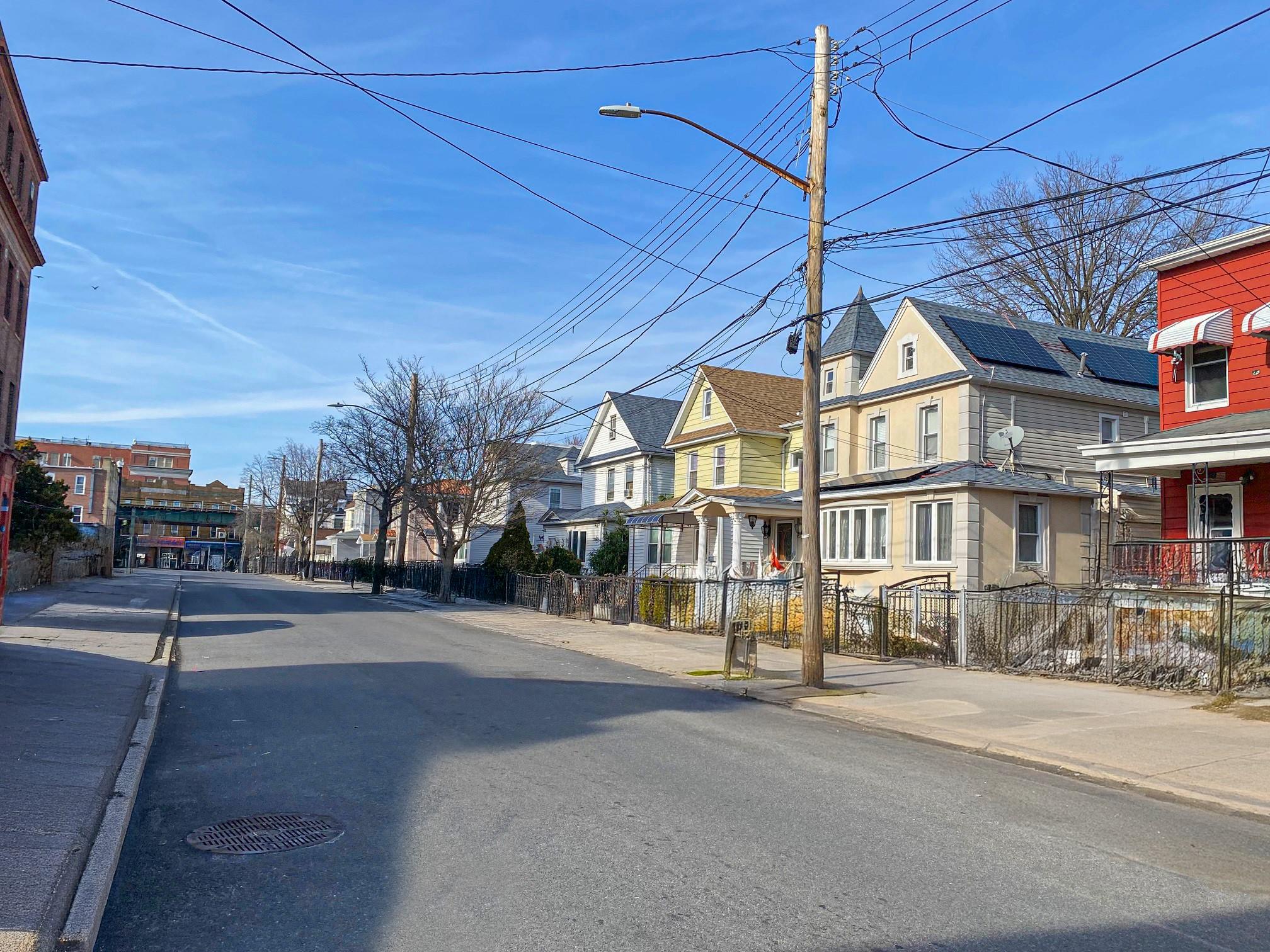 8746 109th Street, Richmond Hill, New York image 5