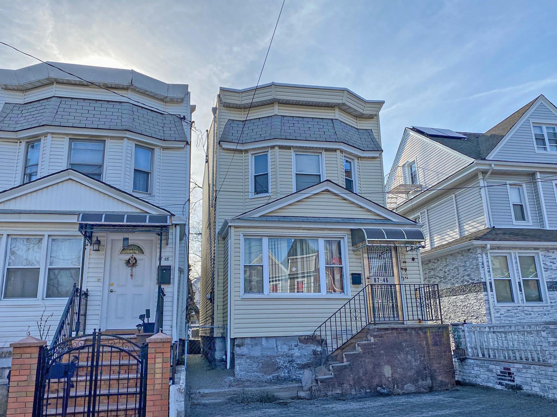 8746 109th Street, Richmond Hill, New York image 7