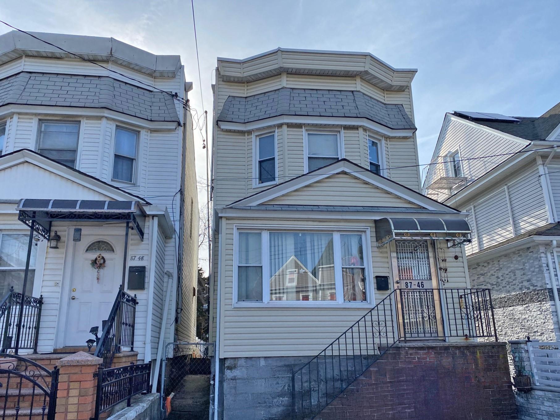 8746 109th Street, Richmond Hill, New York image 1