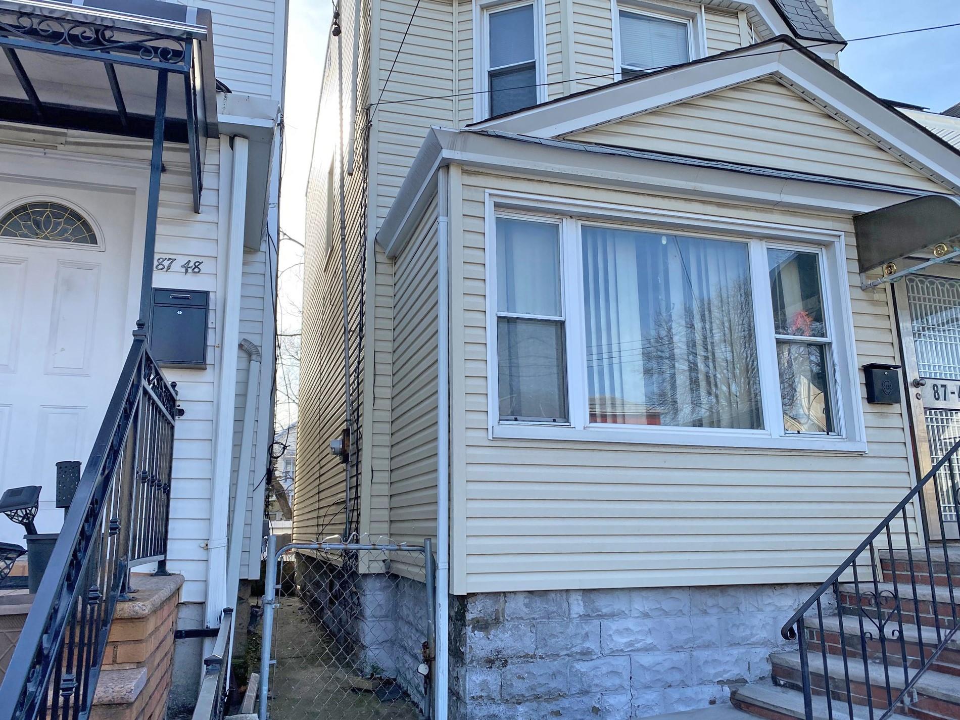 8746 109th Street, Richmond Hill, New York image 4