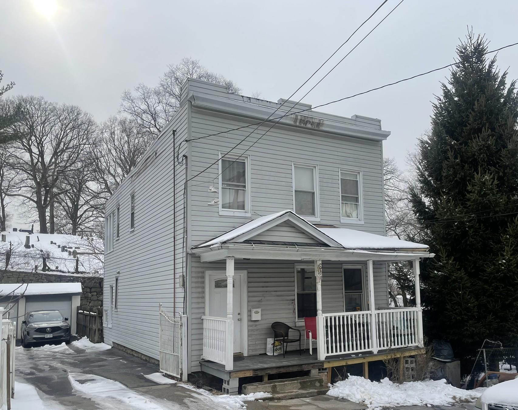 Homesite Parkway, Yonkers, New York - 5 Bedrooms  
2 Bathrooms - 