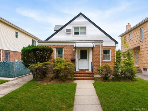 Homes For Sale - 76-53 172nd Street<br/> Fresh Meadows, NY 11366