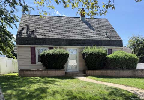 Homes For Rent - 42 Hilltop Road<br/> Levittown, NY 11756