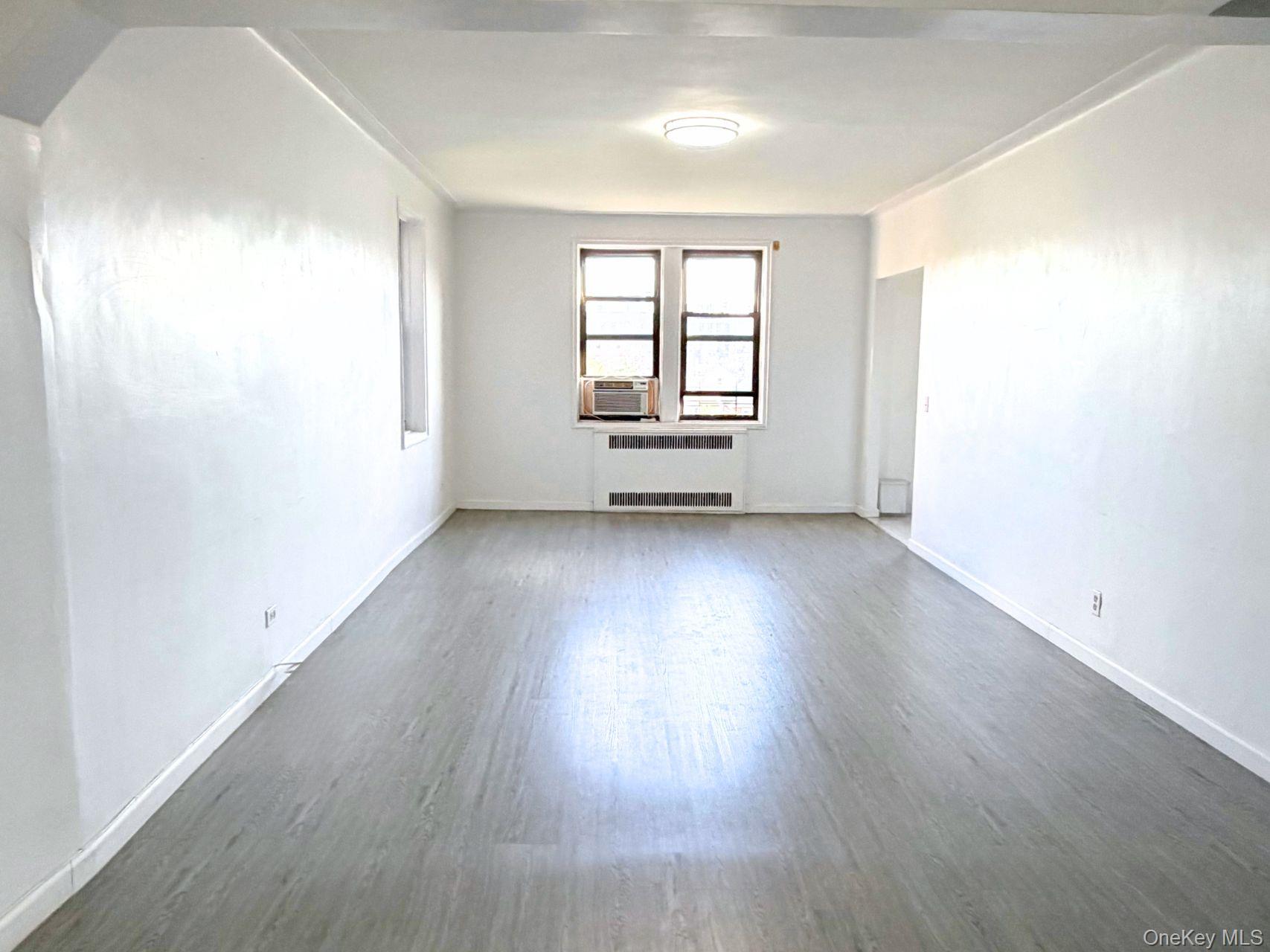 4035 Ithaca Street 4G