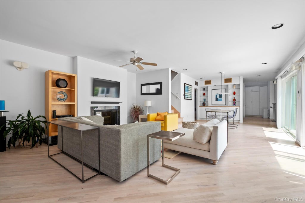 Photo of 40 Fulton Avenue, Atlantic Beach, NY 11509 (MLS # 1055472)