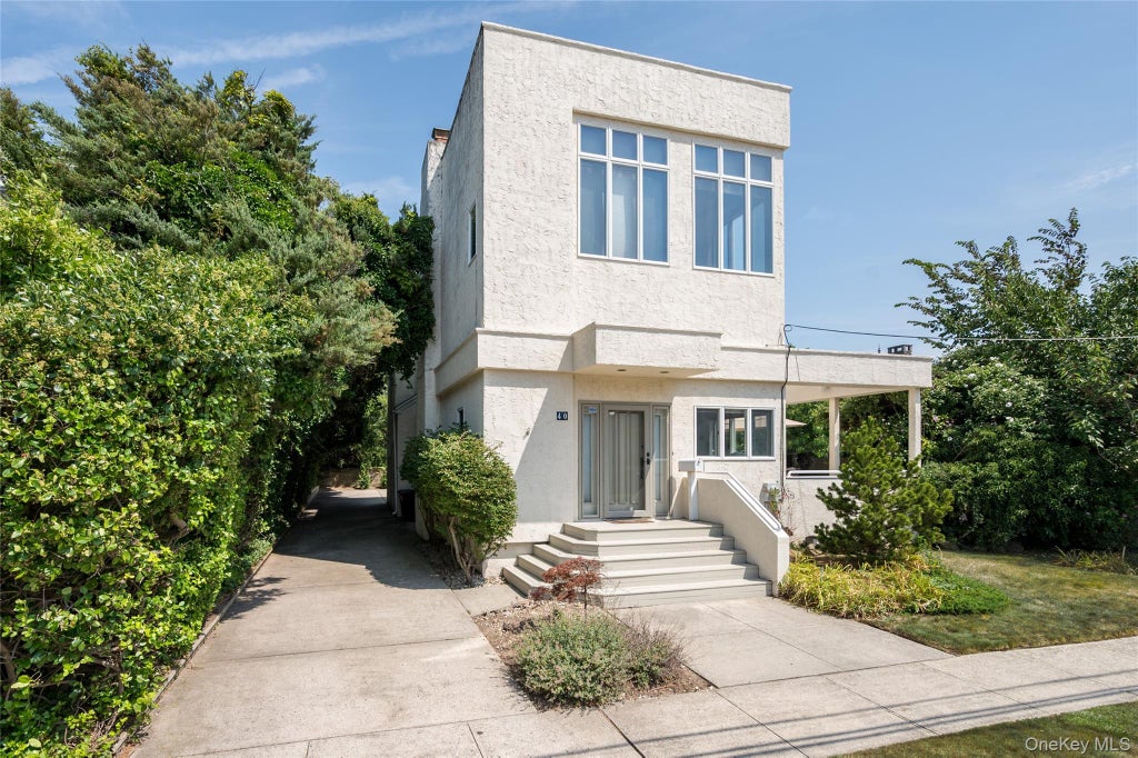 Photo of 40 Fulton Avenue, Atlantic Beach, NY 11509 (MLS # 1055472)