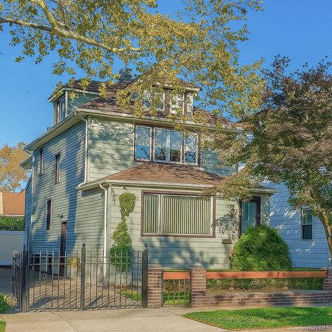 Photo of 70-15 Nansen Street, Forest Hills, NY 11375 (MLS # 929086)