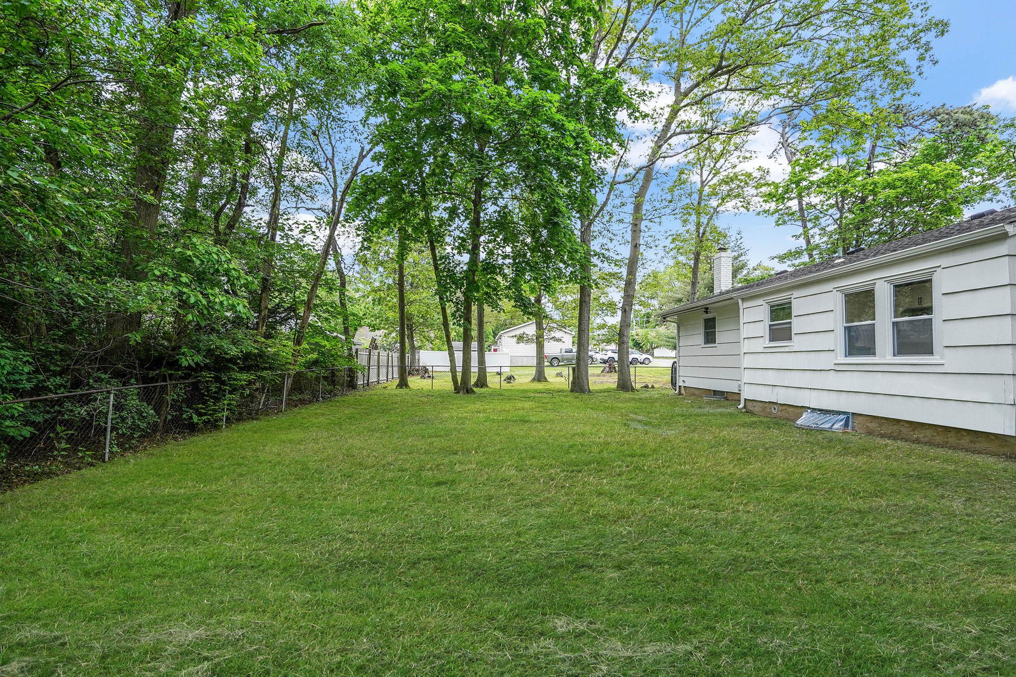 32 Patchogue Holbrook Road, Ronkonkoma, New York image 3