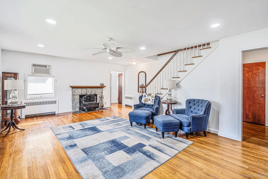 Photo of 49 Seafield Lane, Bay Shore, NY 11706 (MLS # 1046542)