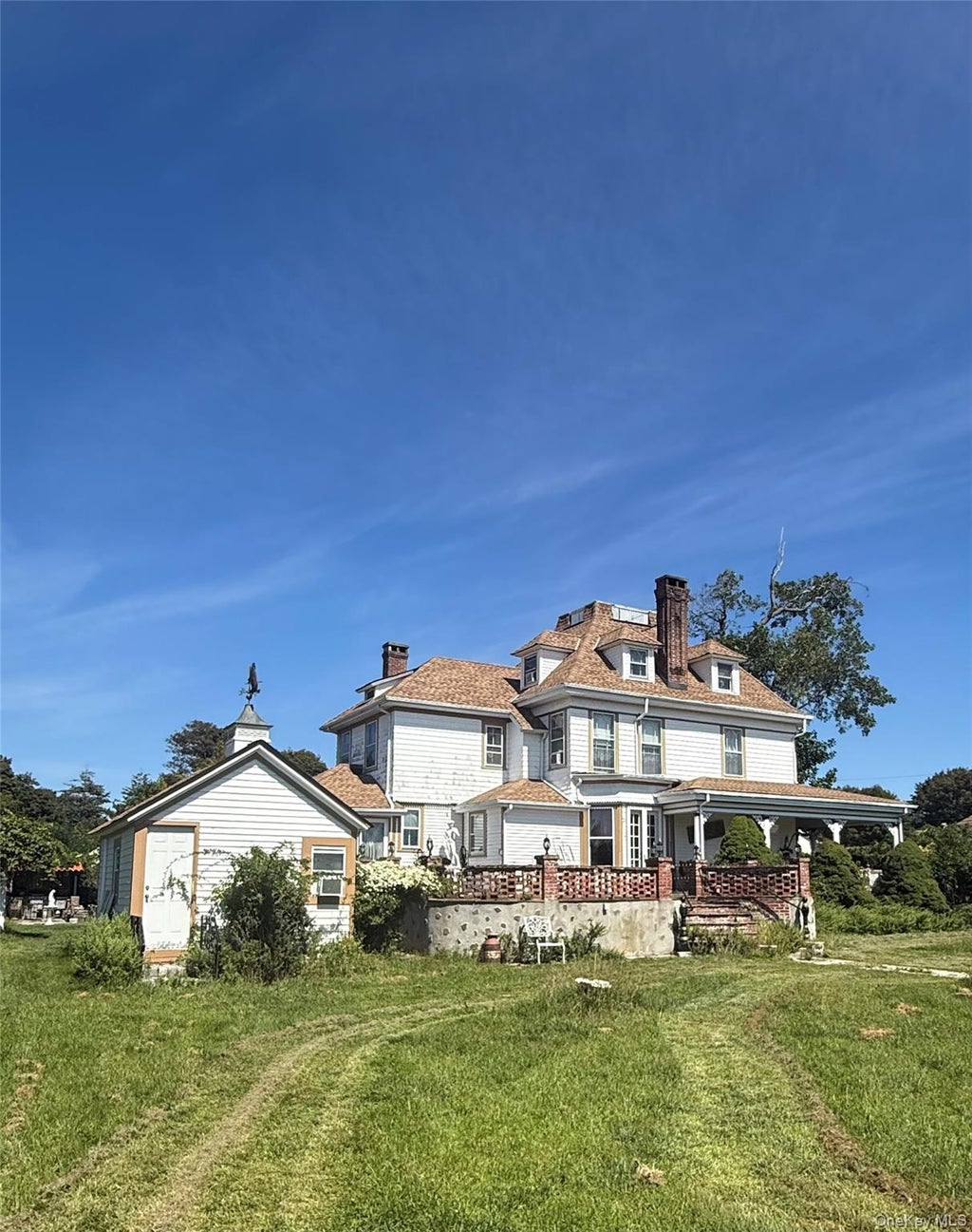 Photo of 436 Bay Avenue, East Patchogue, NY 11772 (MLS # 1048236)