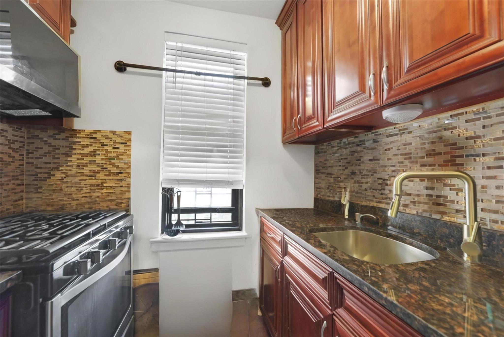 112-25 34th Avenue Ave #3E, Corona, New York image 8