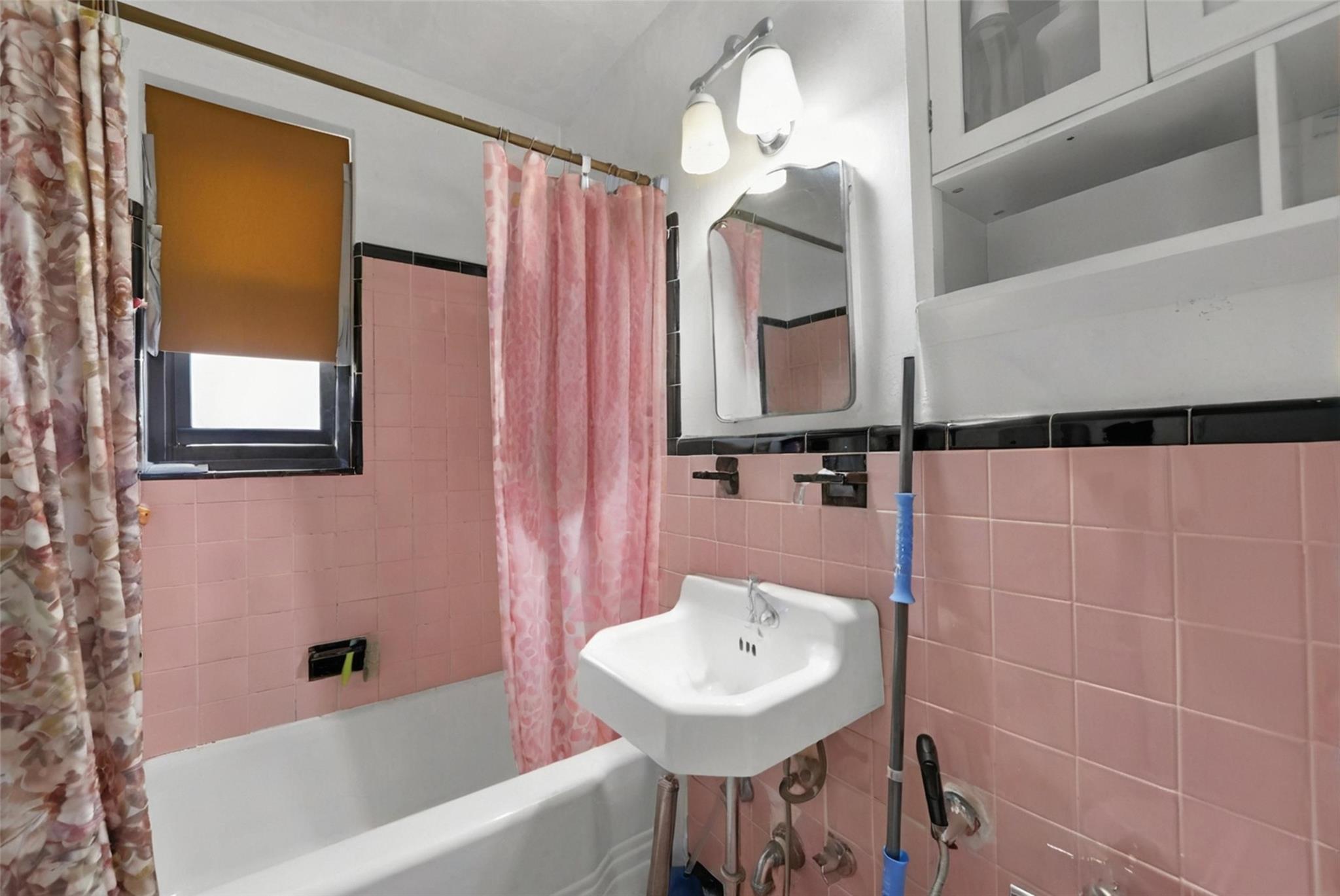 112-25 34th Avenue Ave #3E, Corona, New York image 12