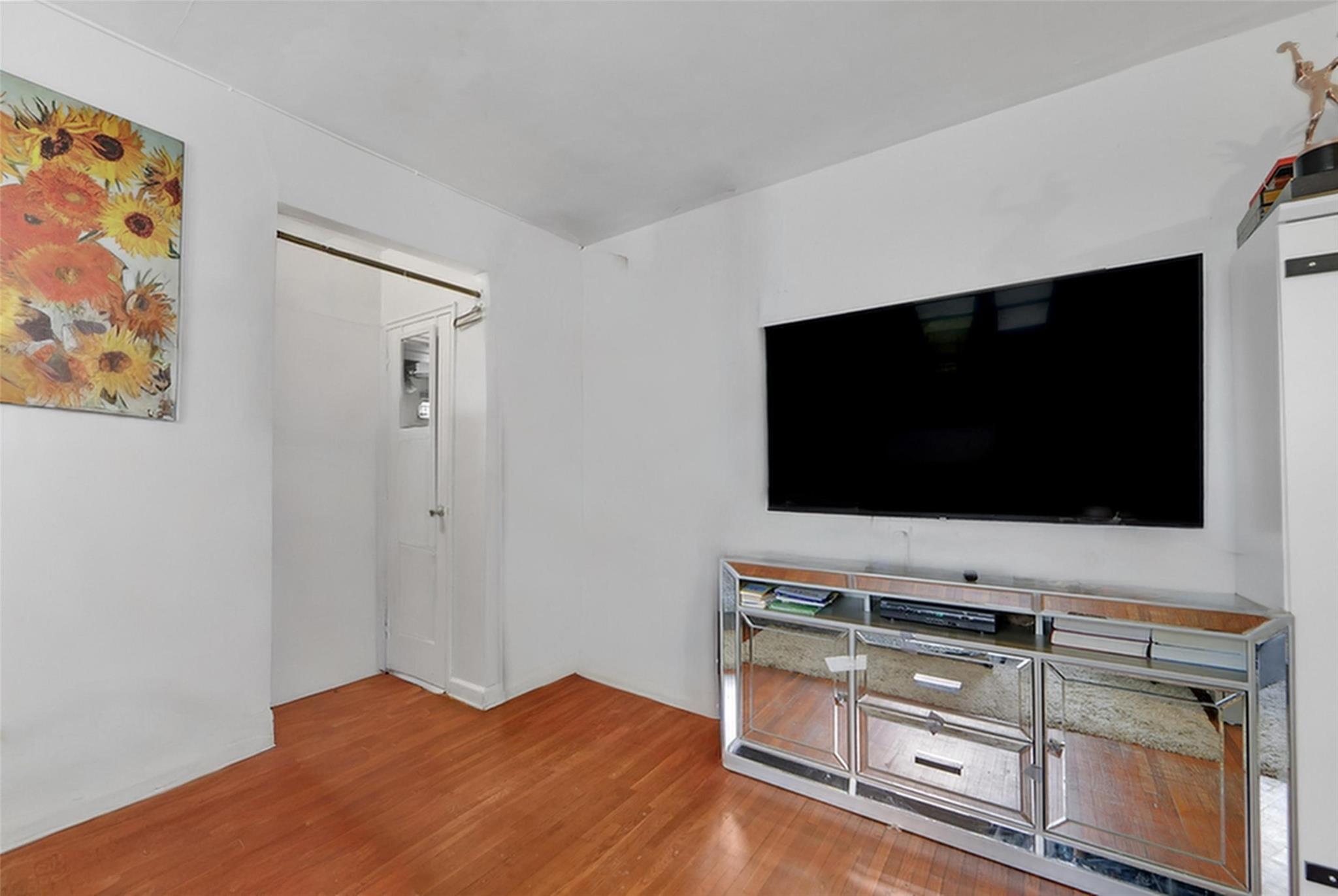 112-25 34th Avenue Ave #3E, Corona, New York image 6