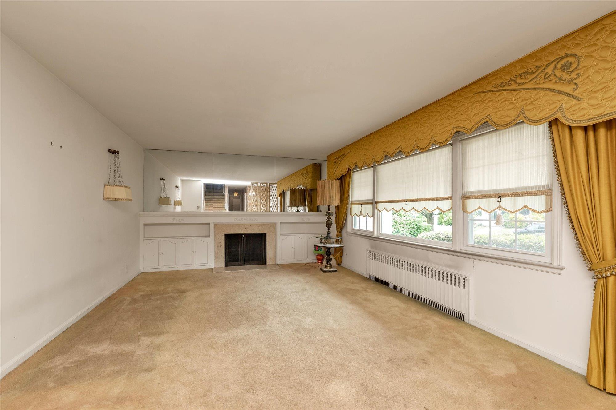 725 Clinton Street, Westbury, New York image 3