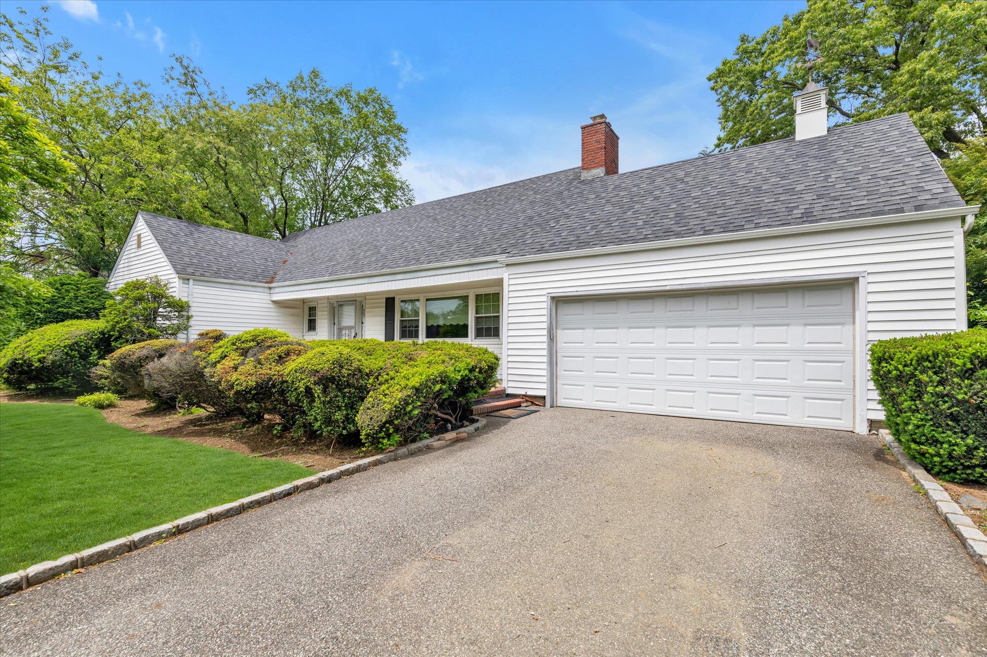 725 Clinton Street, Westbury, New York image 1