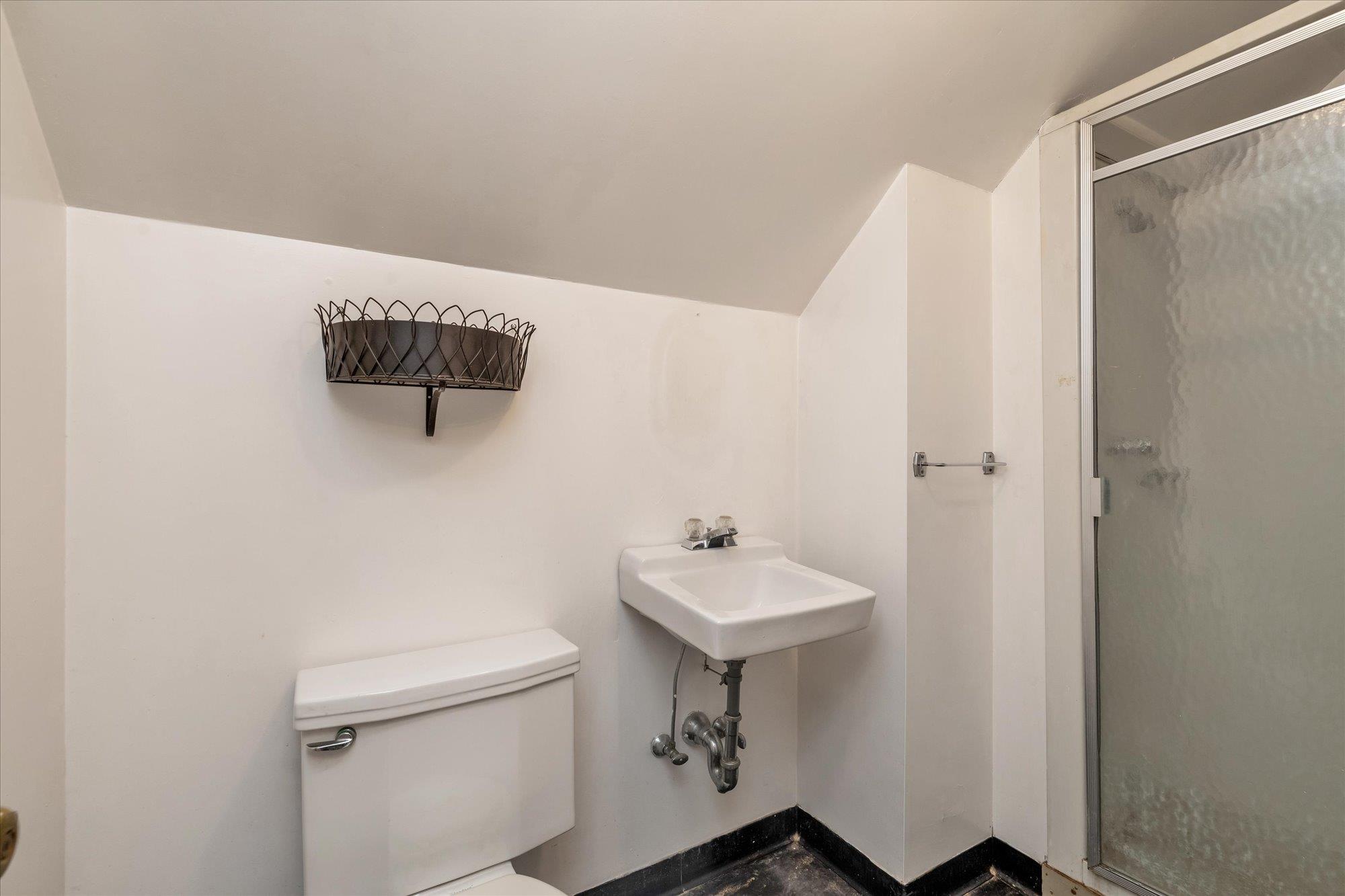 725 Clinton Street, Westbury, New York image 17