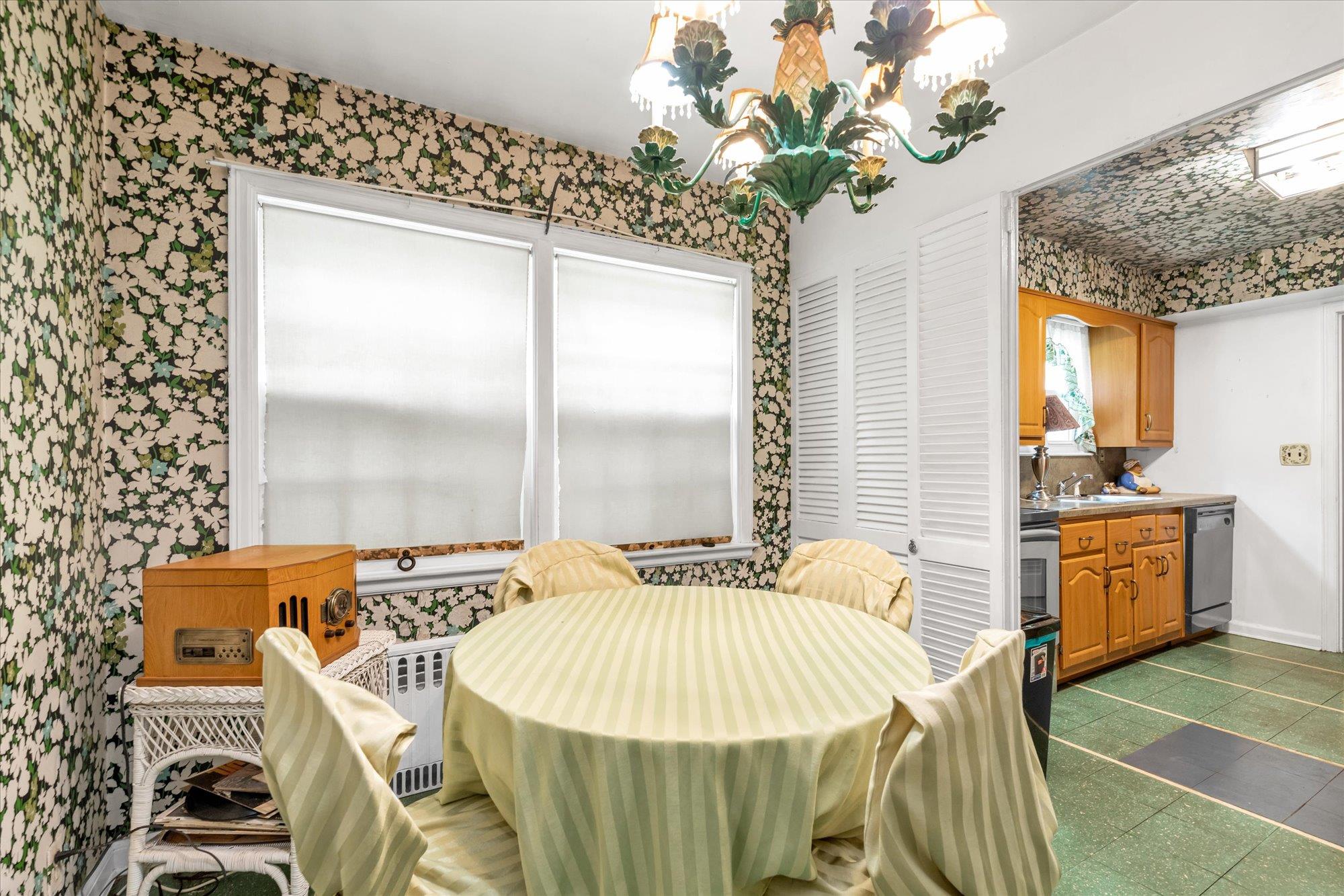 725 Clinton Street, Westbury, New York image 5