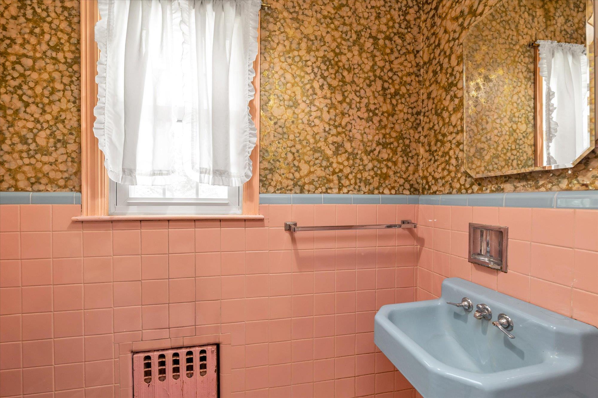 725 Clinton Street, Westbury, New York image 16