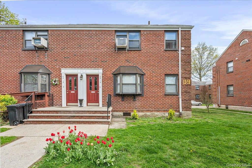 Photo of 160-10 Cross Island Parkway #6-178, Whitestone, NY 11357 (MLS # 991470)