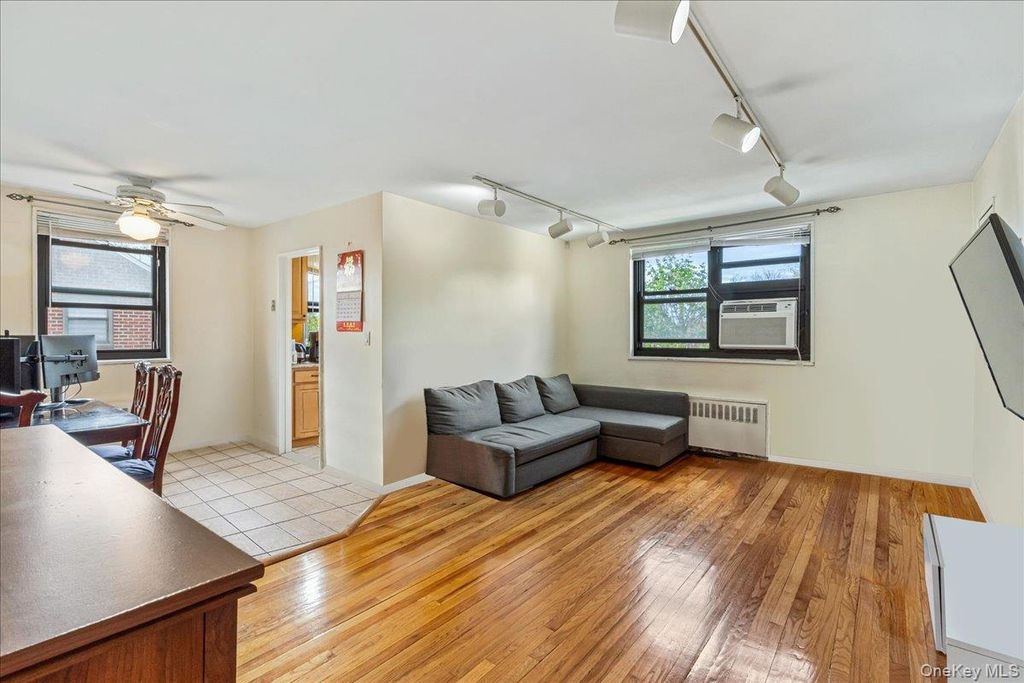 Photo of 160-10 Cross Island Parkway #6-178, Whitestone, NY 11357 (MLS # 991470)