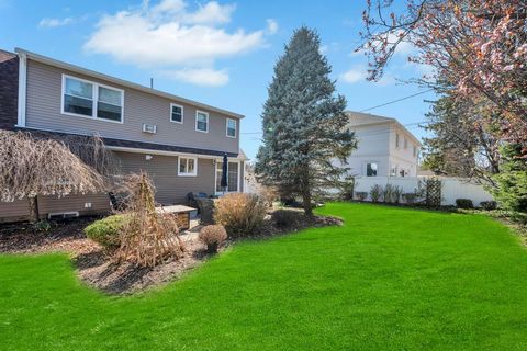 70 Spruce Street, Hicksville, NY 11801 - MLS#: 846926