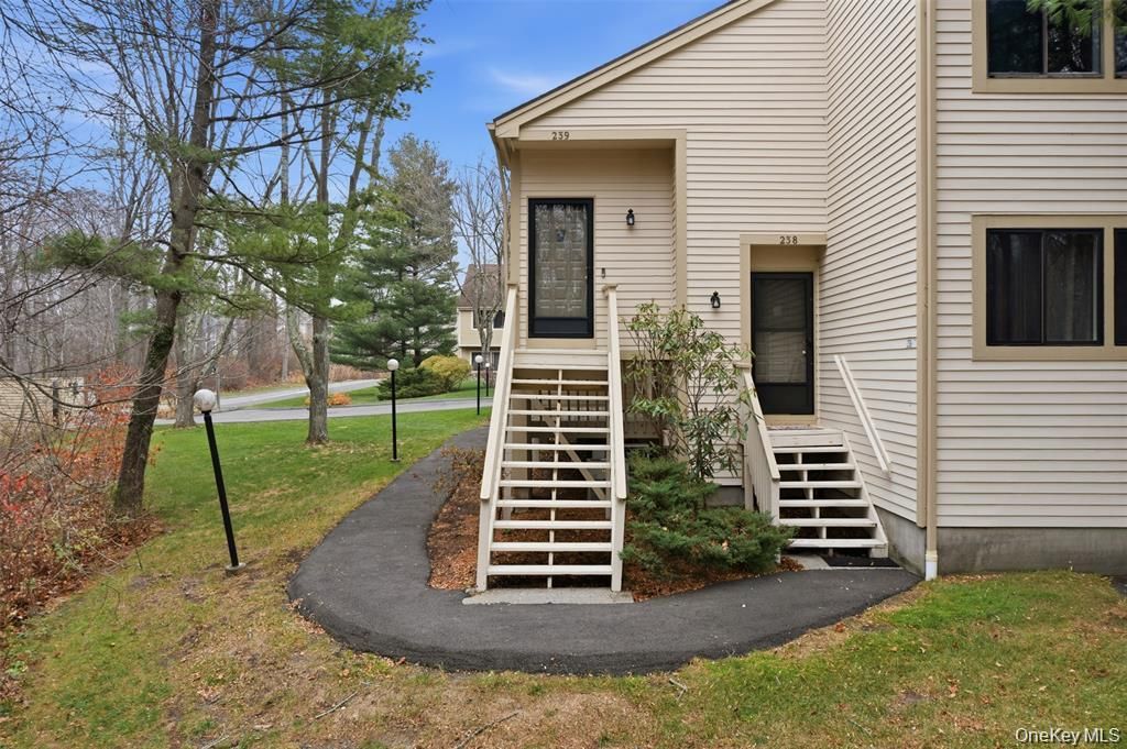 Photo of 239 Deer Hill S, South Salem, NY 10590 (MLS # 987925)