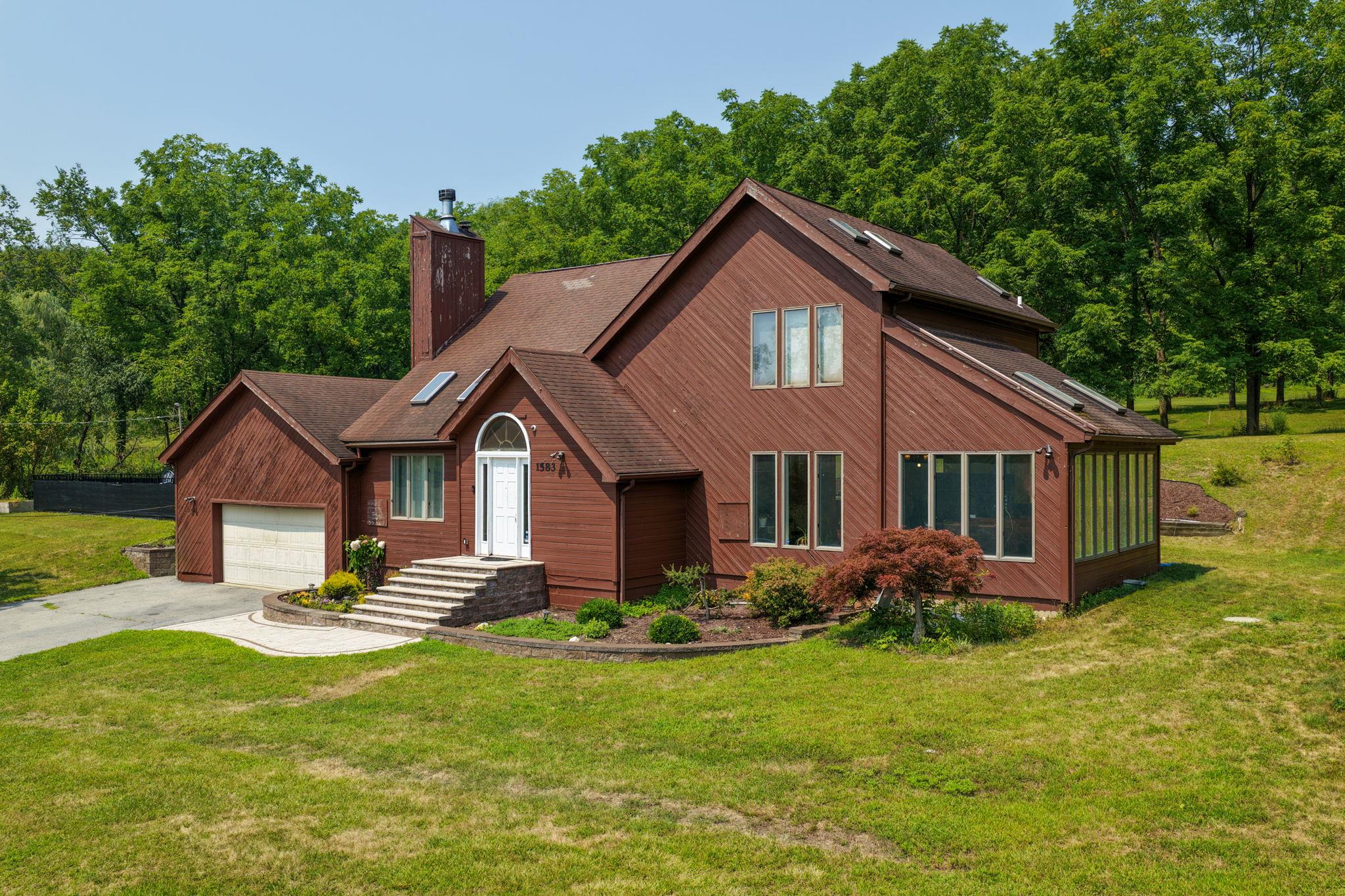 1583 Mountain Road